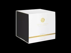 Large Savage Garden Scented Candle